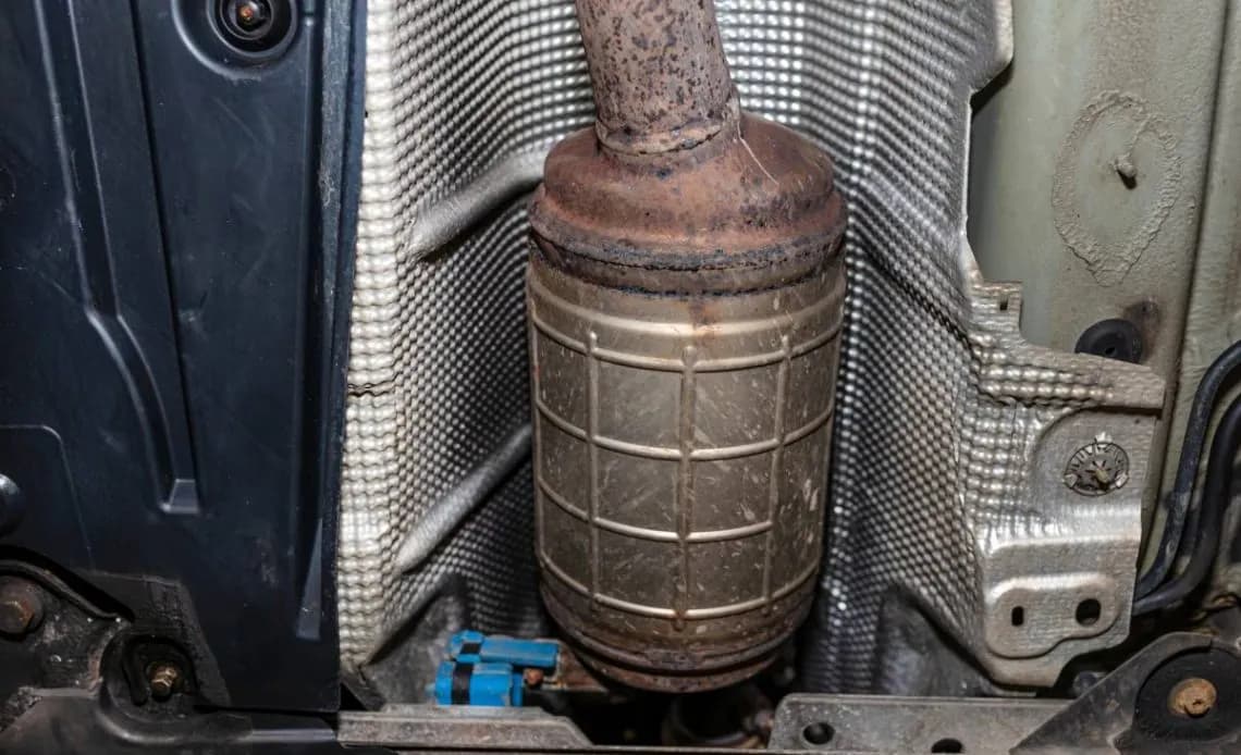 Objawy zapchanego DPF Ford S-Max – jak uniknąć poważnych problemów Objawy zapchanego DPF Ford S-Max – jak uniknąć poważnych problemów