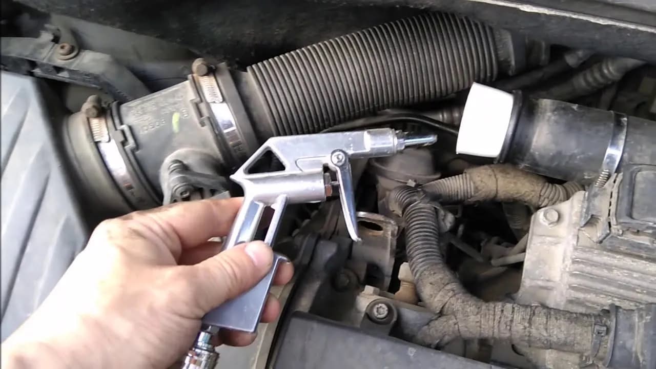 Lewe powietrze w silniku objawy – jak je rozpoznać i uniknąć problemów Lewe powietrze w silniku objawy – jak je rozpoznać i uniknąć problemów